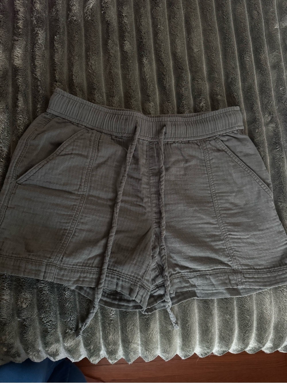 LOFT Outlet Olive Green 100% cotton Shorts